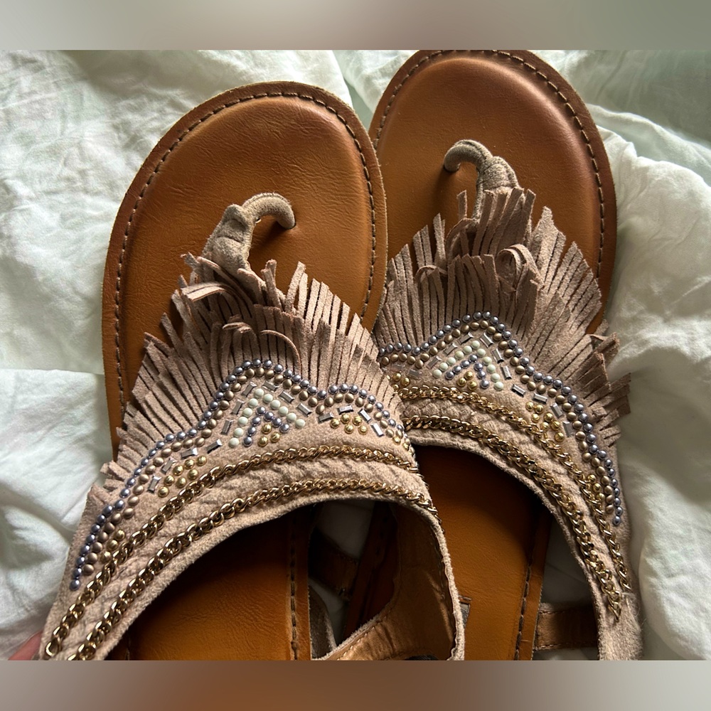 Women’s Fringed Sandals